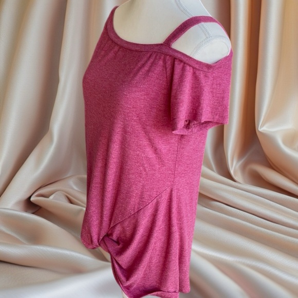 Casual Pink Off-Shoulder Tee - Picture 7 of 10